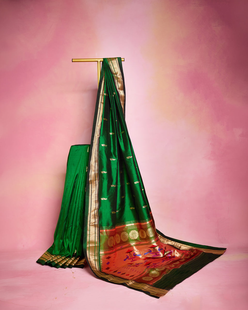 Hirva Shalu - Emerald Green Yeola Paithani