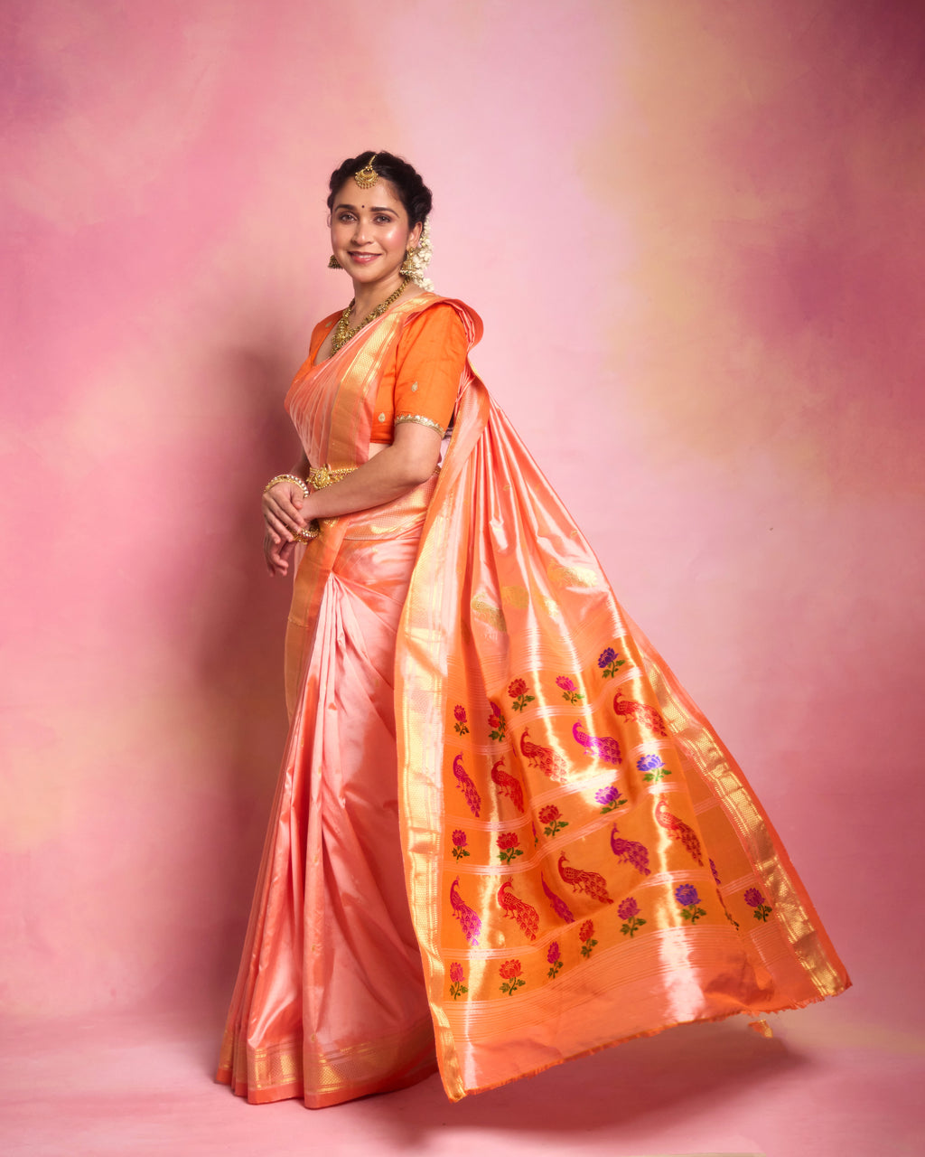 Rajeshwari Handloom Yeola Paithani