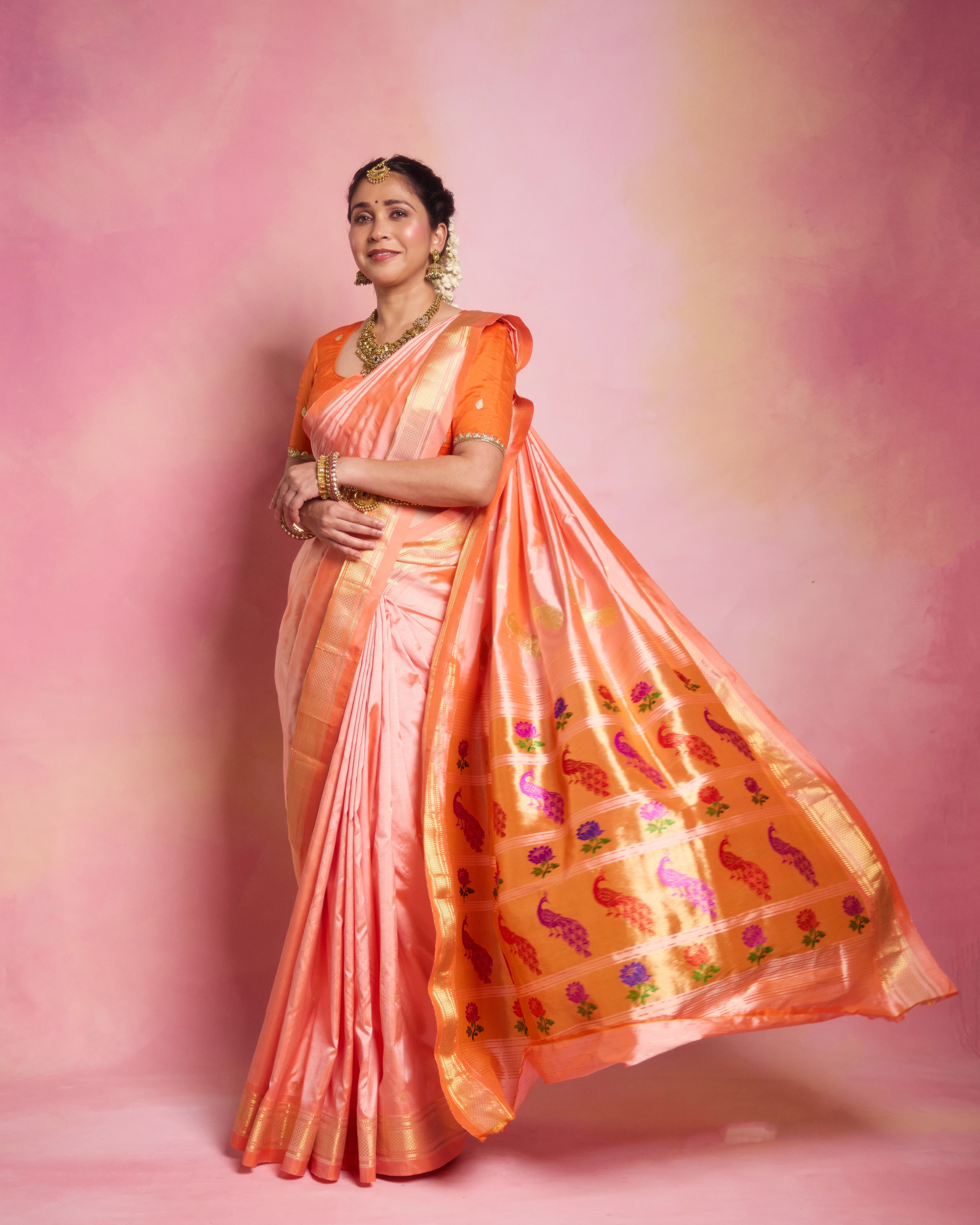 Rajeshwari Handloom Yeola Paithani